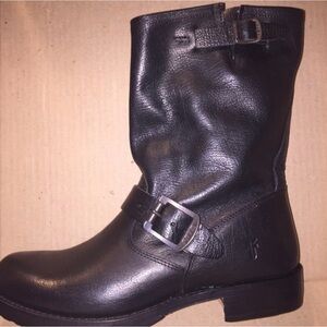 Black Veronica short Frye boots